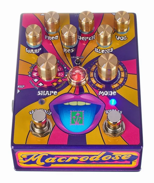 Allpedal Macrodose Envelope Filter, footswitch in primo piano