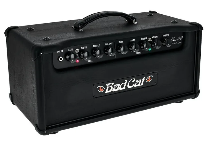 Bad Cat Era 30 Head, pannello dei controlli in primo piano