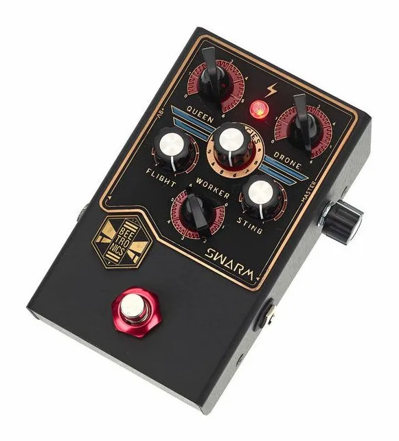 Beetronics Swarm - Fuzz Harmonizer in primo piano frontale