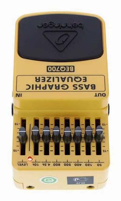Behringer BEQ700 Bass Graphic Equalizer, connettori sul retro dell'unita