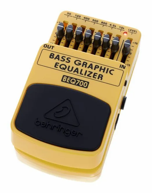 Behringer BEQ700 Bass Graphic Equalizer fotografato frontalmente