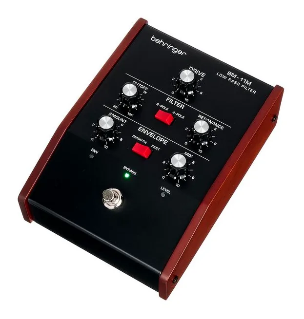 Behringer BM-11M Low Pass Filter in primo piano frontale