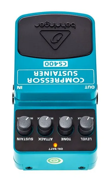 Behringer CS400, grafica del pannello superiore