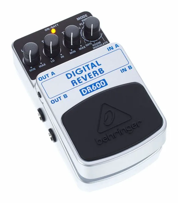 Behringer DR600 Digital Reverb, connettori sul retro dell'unita
