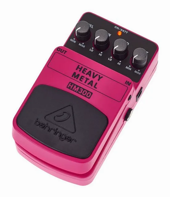 Behringer HM300 Heavy Metal Distortion fotografato frontalmente