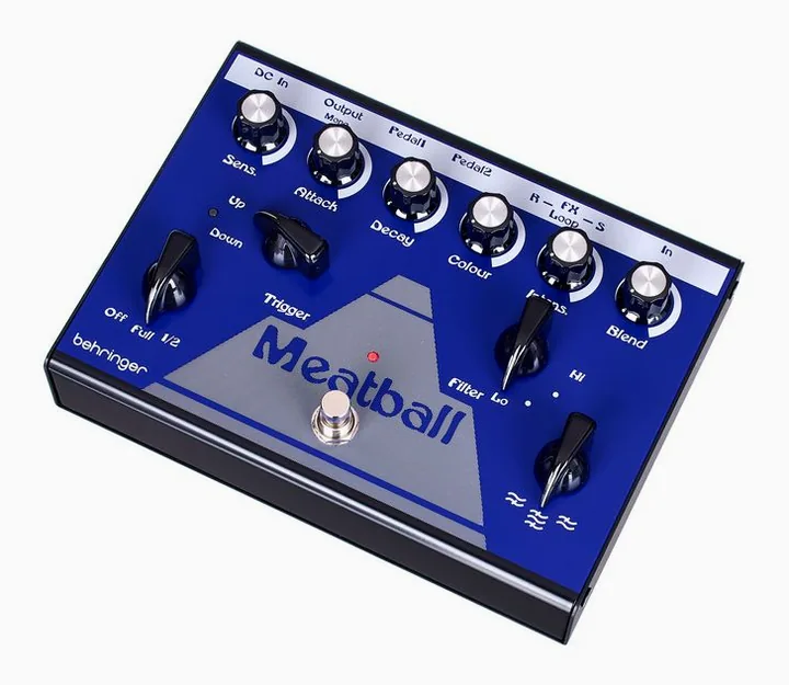 Behringer Meatball, ingressi e uscite laterali