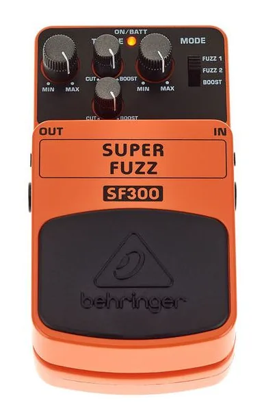 Behringer SF300 Super Fuzz, connettori sul retro dell'unita