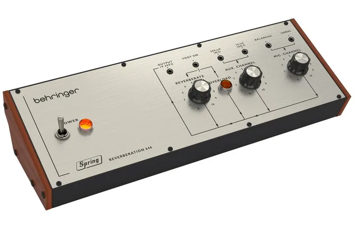 Behringer Spring Reverberation 646 fotografato frontalmente