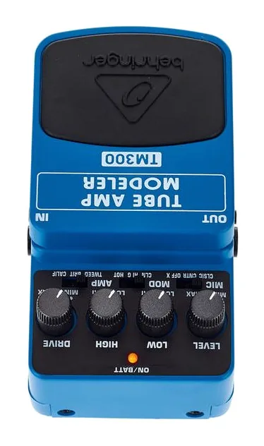 Behringer TM300 Tube Amp Modeler, retro con le prese di collegamento