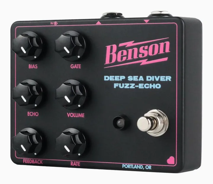 Benson Deep Sea Diver Fuzz Echo, grafica del pannello superiore