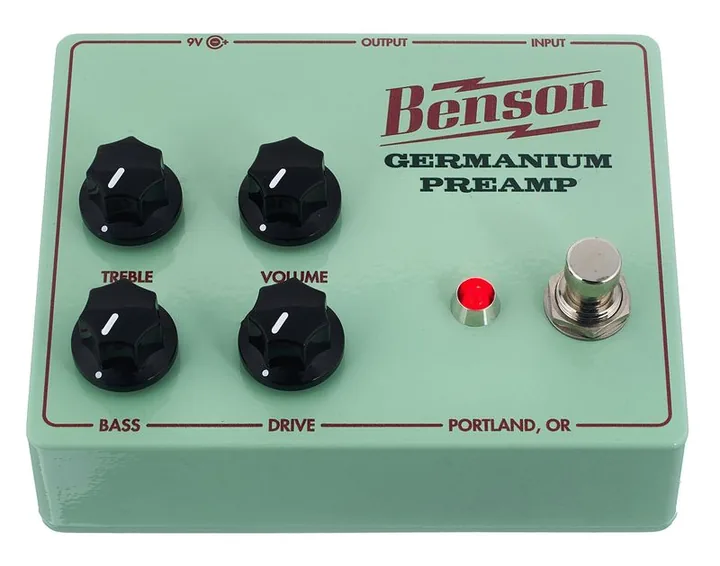 Benson Germanium Preamp, footswitch in primo piano