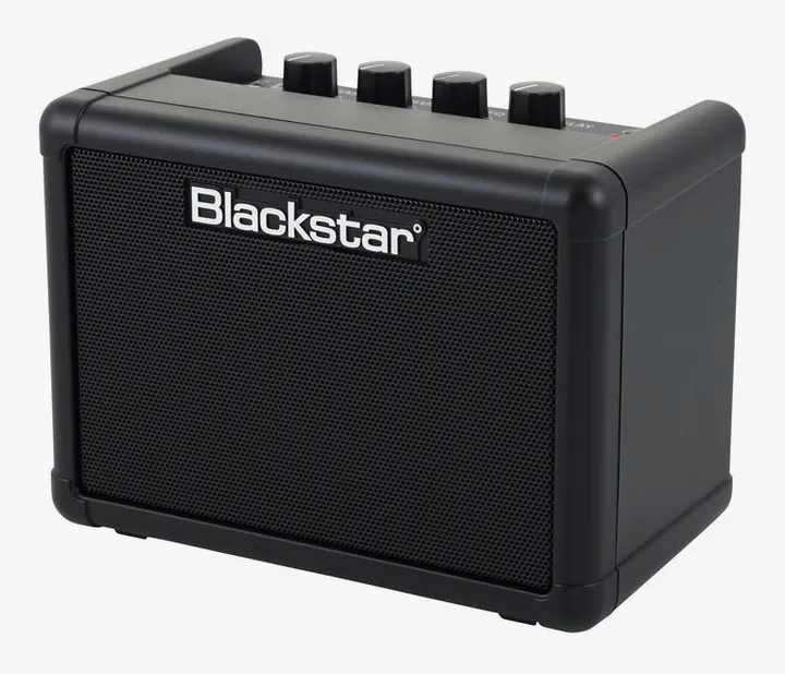 Blackstar FLY 3 Mini Amp BK in primo piano frontale
