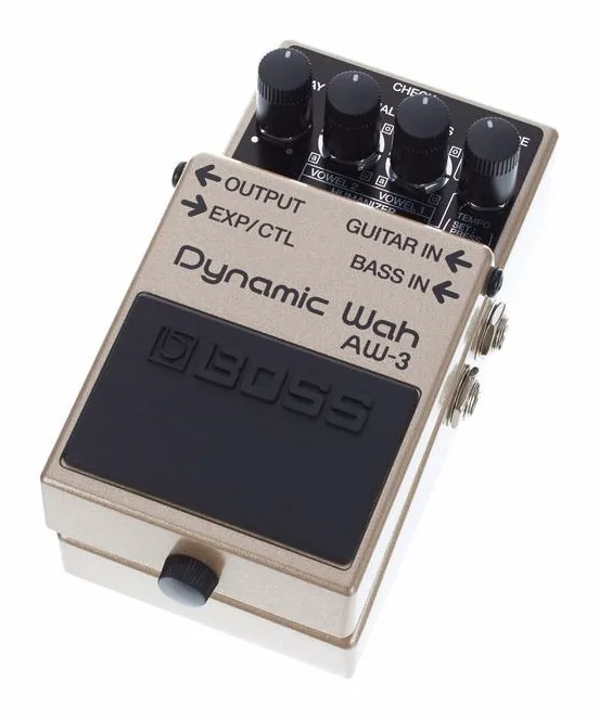 Boss AW-3 in primo piano frontale