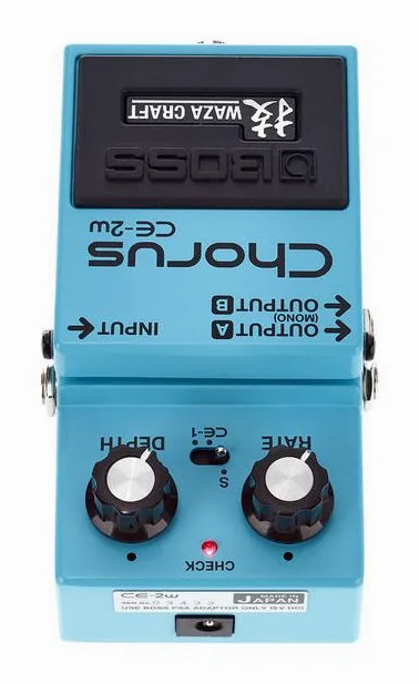 Boss CE-2w, manopole viste dall'alto