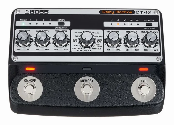 Boss DM-101 Delay Machine, ingressi e uscite laterali