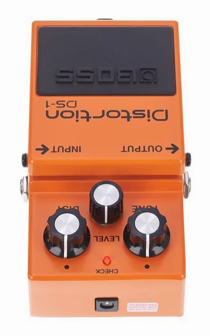 Boss DS-1 Distortion, led e interruttore a pedale