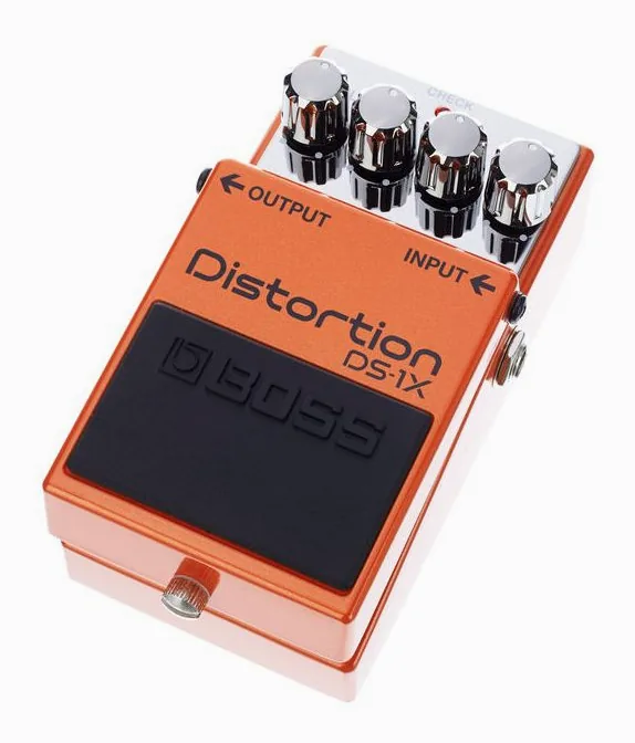Boss DS-1X Distortion in primo piano frontale
