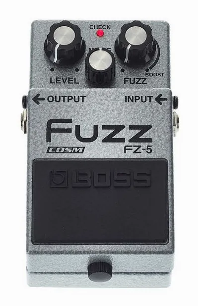 Boss FZ-5 Fuzz, footswitch in primo piano