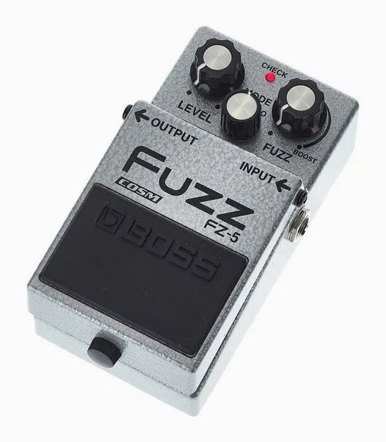 Boss FZ-5 Fuzz in primo piano frontale