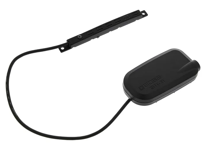 Boss GK-5 Guitar Synth Pickup, footswitch in primo piano