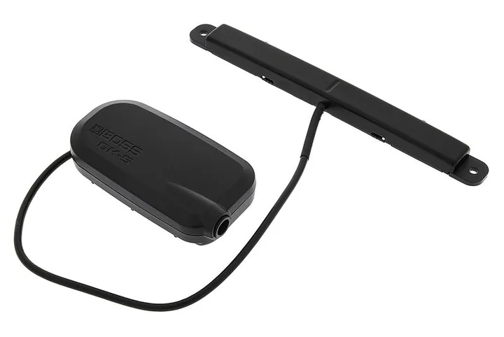 Boss GK-5B Bass Synth Pickup visto di fronte