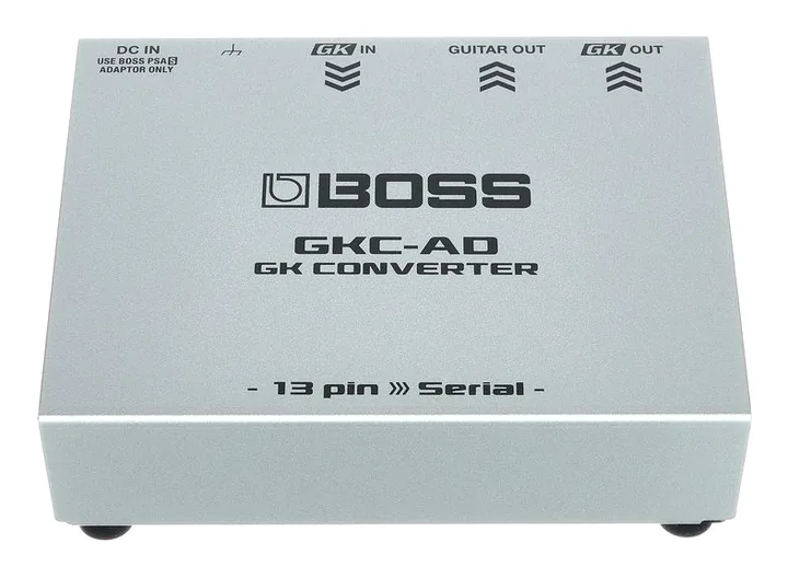 Boss GKC-AD GK Converter, footswitch in primo piano