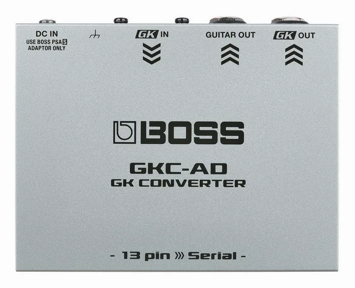 Boss GKC-AD GK Converter, footswitch in primo piano