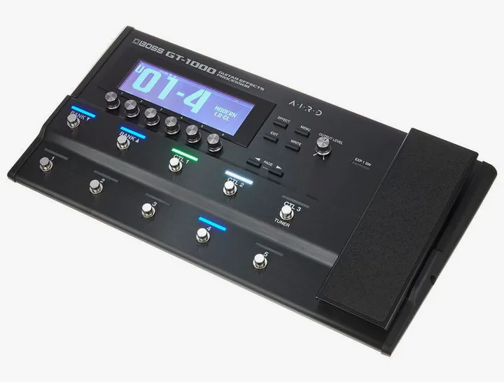 Boss GT-1000, vista laterale del cabinet