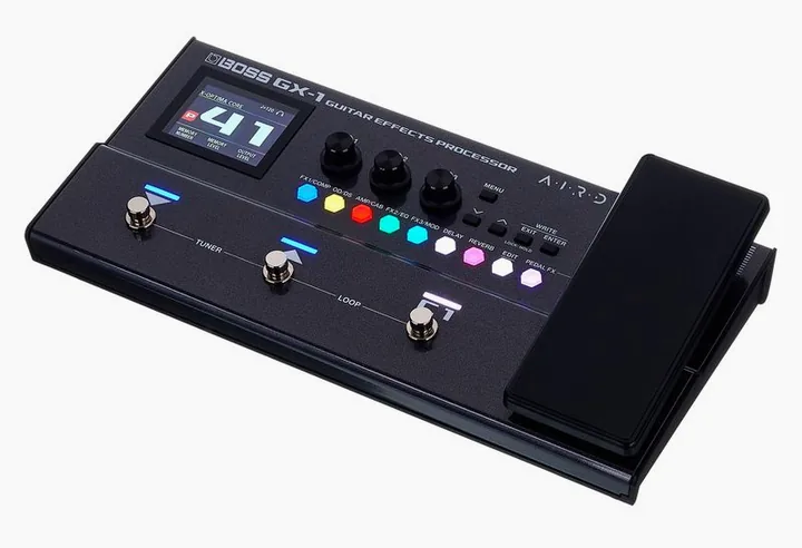 Boss GX-1 Guitar Effects Processor in primo piano frontale