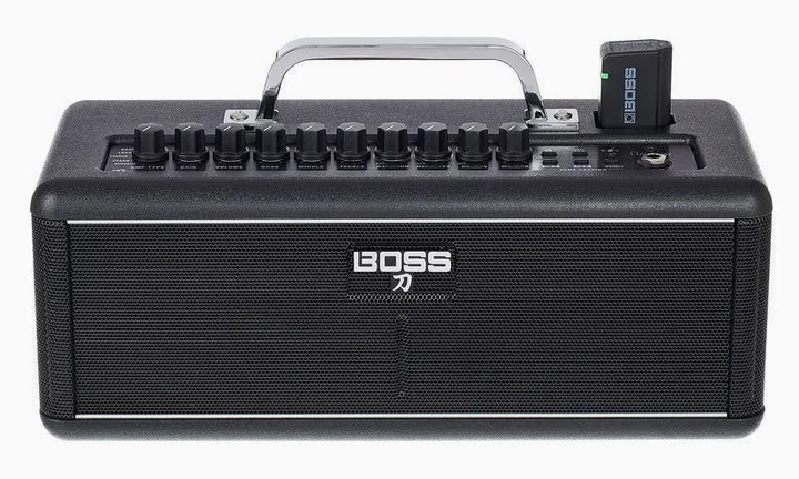 Boss Katana Air, logo e finiture del pannello frontale
