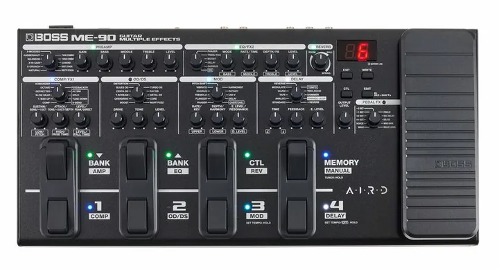 Boss ME-90, vista laterale del cabinet