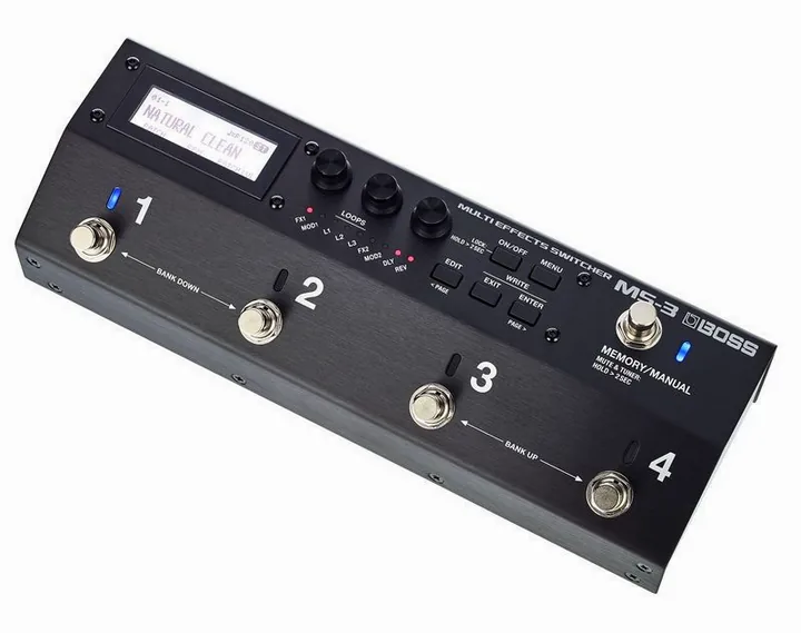 Boss MS-3 Multi Effects Switcher in primo piano frontale