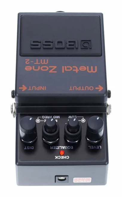 Boss MT-2 Metal Zone Distortion, ingressi e uscite laterali
