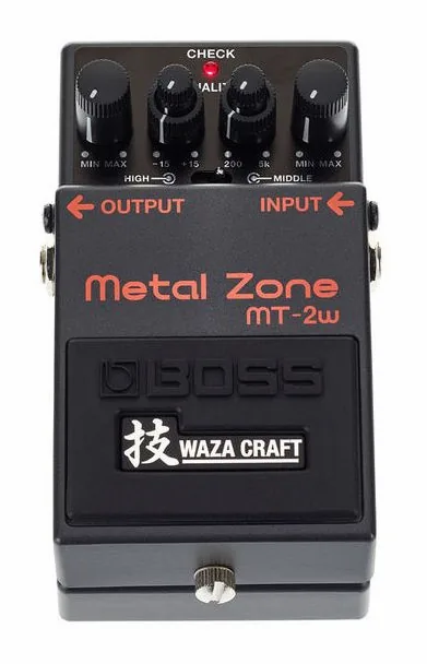 Boss MT-2W Metal Zone, led e interruttore a pedale