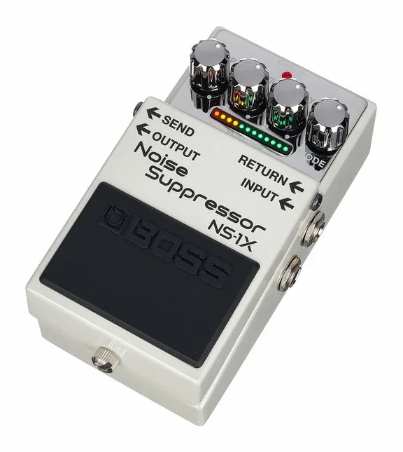 Boss NS-1X Noise Suppressor in primo piano frontale