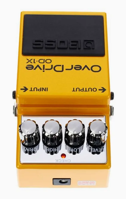 Boss OD-1X Overdrive, footswitch in primo piano