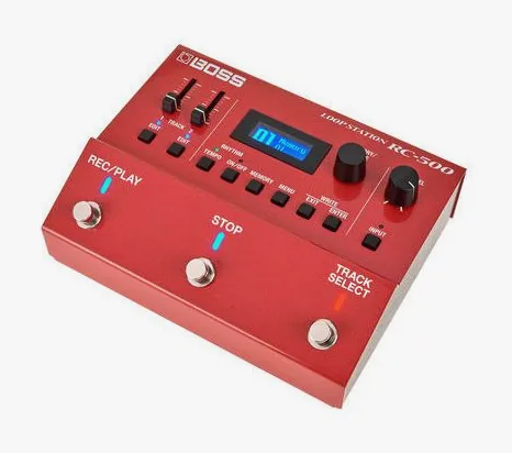 Boss RC-500 Loop Station, footswitch in primo piano