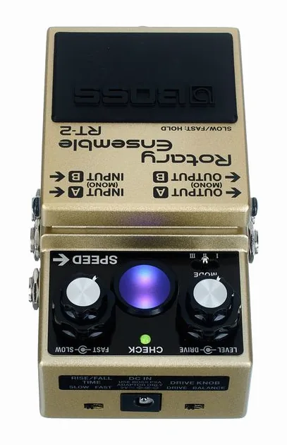 Boss RT-2 Rotary Ensemble, ingressi e uscite laterali