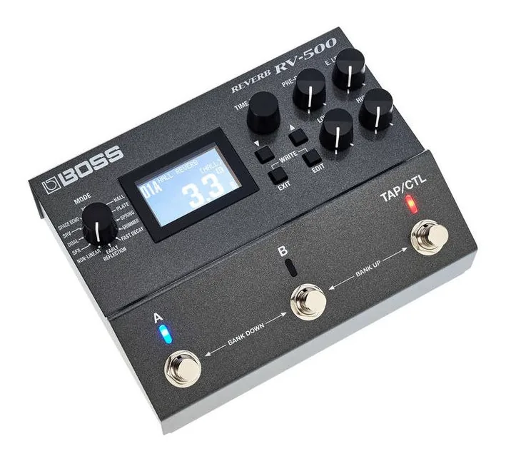 Boss RV-500 Reverb, footswitch in primo piano
