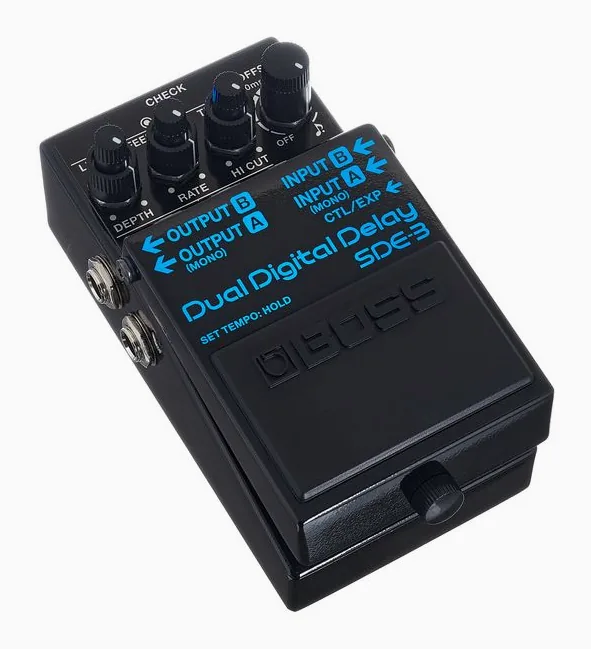 Boss SDE-3 Delay, ingressi e uscite laterali
