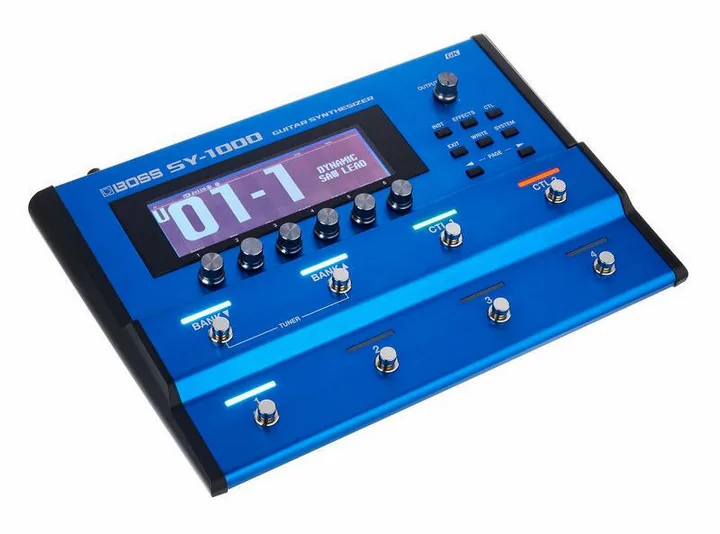Boss SY-1000 Guitar Synthesizer, footswitch in primo piano