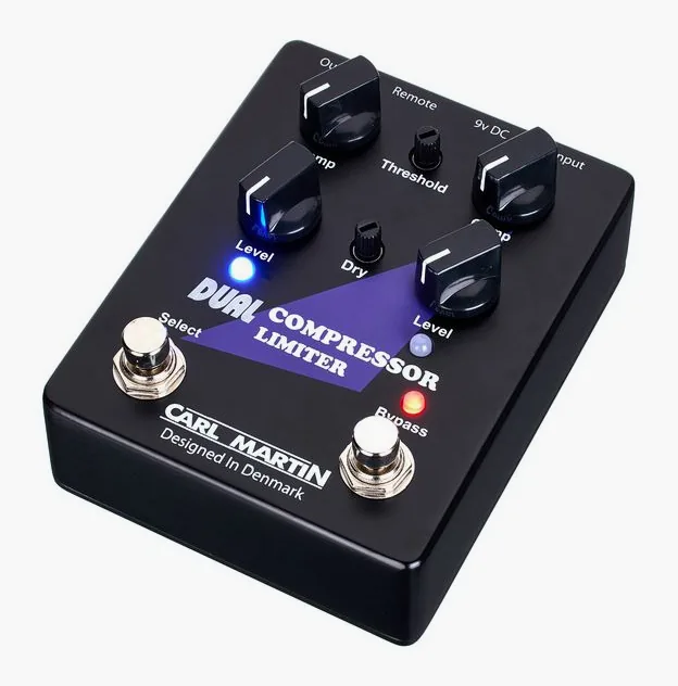 Carl Martin Dual Compressor Limiter, footswitch in primo piano