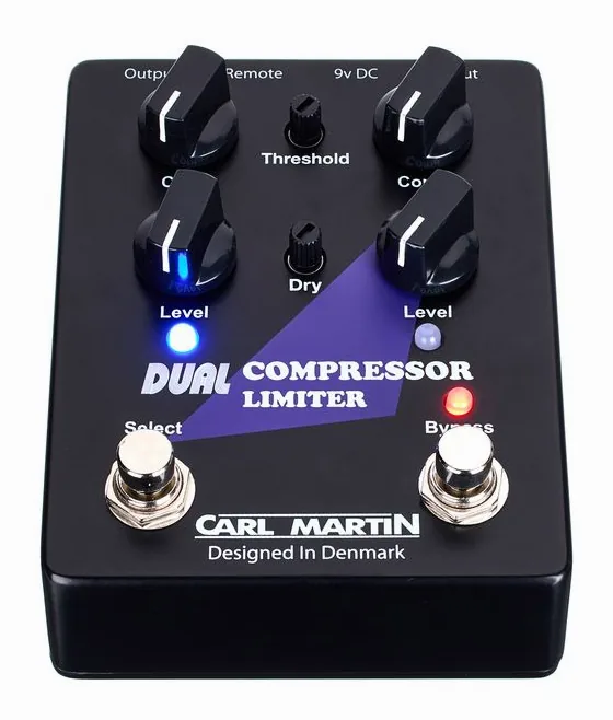 Carl Martin Dual Compressor Limiter, footswitch in primo piano