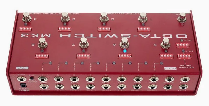 Carl Martin Octa-Switch MK3, ingressi e uscite laterali