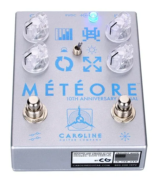 Caroline Guitar Company Météore Lo-Fi Reverb 10th Anni, connettori sul retro dell'unita