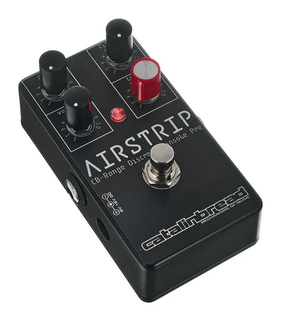 Catalinbread Airstrip Console Pre, pannello dei controlli in primo piano