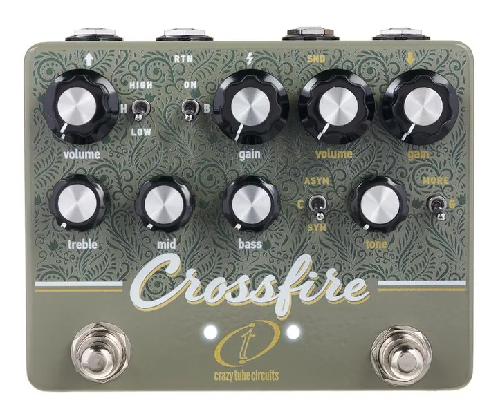 Crazy Tube Circuits Crossfire Overdrive/Pre-Amp, footswitch in primo piano
