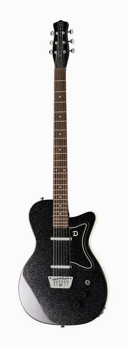 Danelectro 56 Baritone BMF 3+3 inquadrato di fronte su sfondo neutro