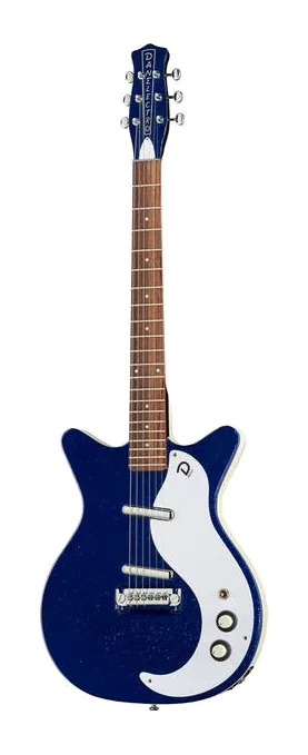 Danelectro 59M NOS+ Blue Metalflake 60th inquadrato di fronte su sfondo neutro