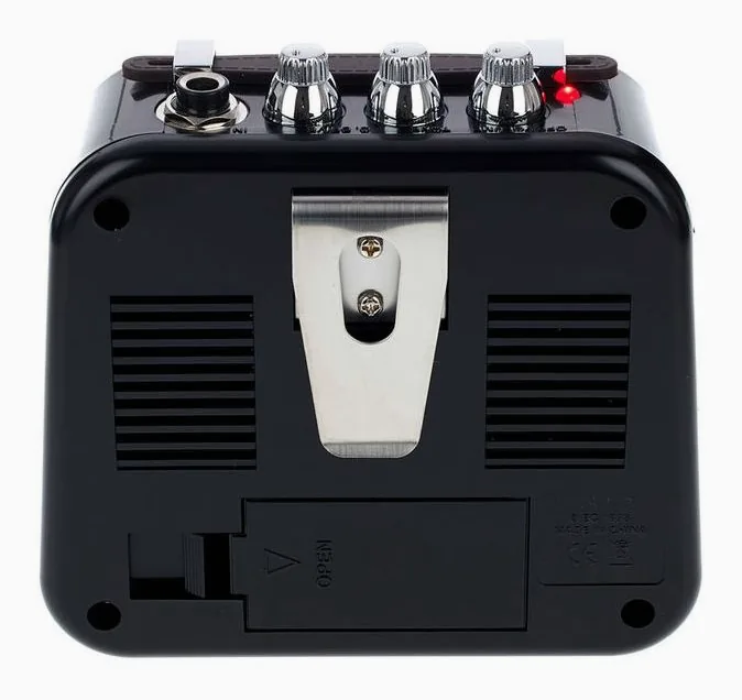 Danelectro N-10 Honeytone Mini Amp BK, vista dall'alto della testata